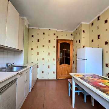 Героїв Крут вул. (Черепіна), 38