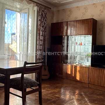 Власенка вул., 9