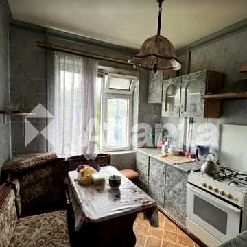 Академіка Корольова вул., 64а