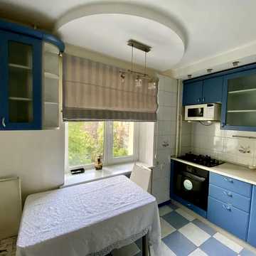 Велика Васильківська вул. (Червоноармійська), 136