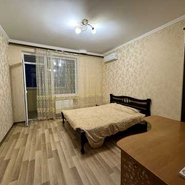 Ярослава Баїса вул. (Володимира Висоцького), 13