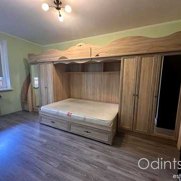 Саперно-Слобідська вул., 10