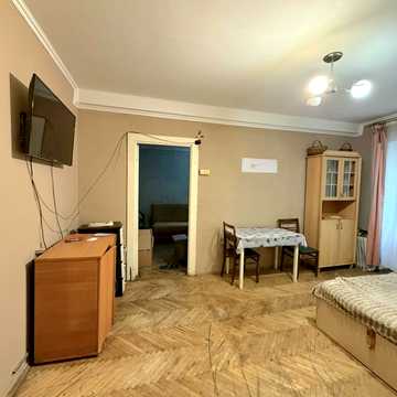 Коломийська вул., 13