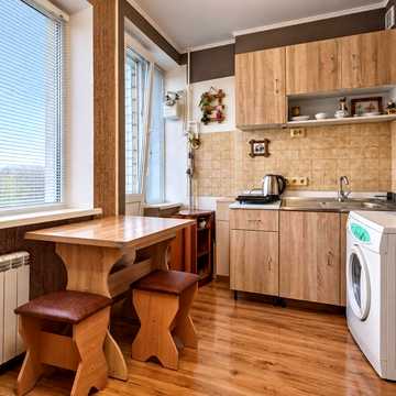 Вишгородська вул., 10