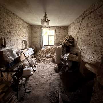 Перекопська вул., 16