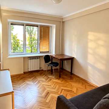 Кирилівська вул. (Фрунзе), 124