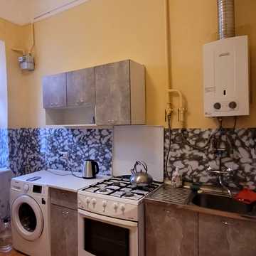 Рене Декарта вул., 17