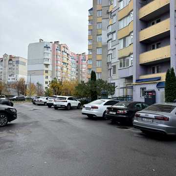 Зодчих вул., 8