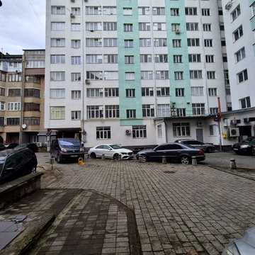 Бельведерська вул., 23
