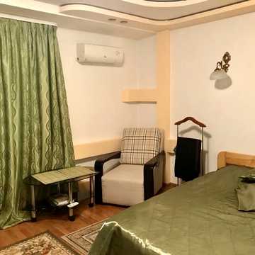 Івана Мазепи вул. (Січневого Повстання), 4