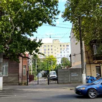 Богдана Хмельницького вул., 37