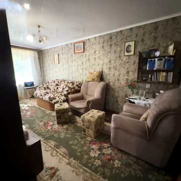 Будівельників, 4