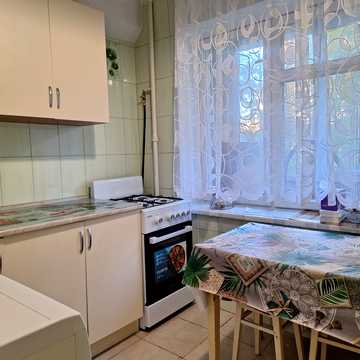 Русанівська набережна вул., 10/1