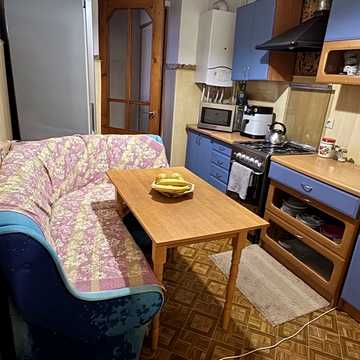 Молодіжна вул., 32