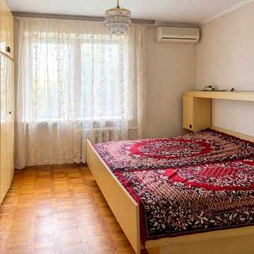 Київська вул., 1