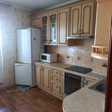 Григорія Ващенка вул., 1
