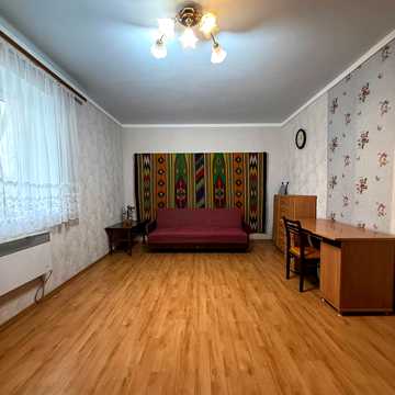 Різдвяна вул., 43