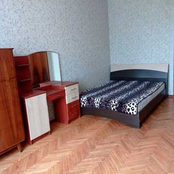 Олімпійська вул., 1