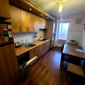 Угорницька вул., 14