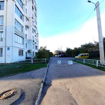 Іскринська вул., 17к1