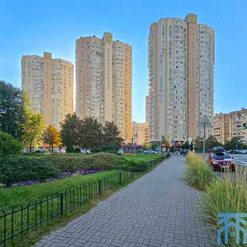 Драгоманова вул., 40-Е