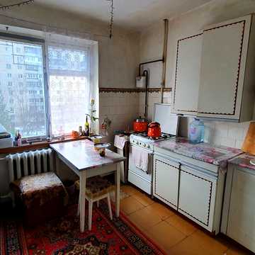 Героїв просп., 46