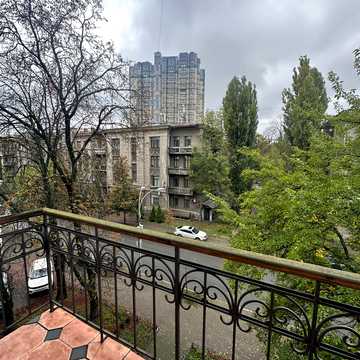 Шовковична вул., 7-А