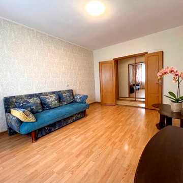 Автозаводська вул., 43
