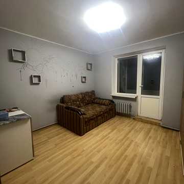 Рівна вул., 28