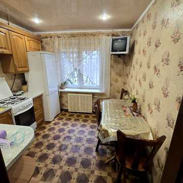 Героїв просп., 46