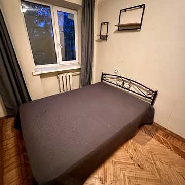 Юрківська вул., 42