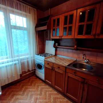 Героїв Крут вул. (Валентини Терешкової), 44