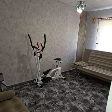Айвазовського вул., 1