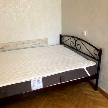 Анни Ахматової вул., 5
