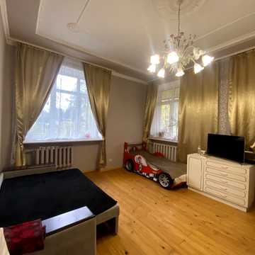 Євгена Патона вул., 24
