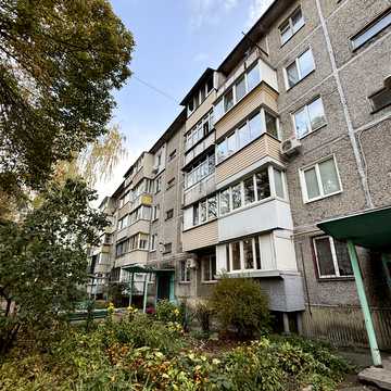 Різдвяна вул., 4