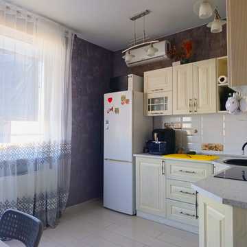 Середньофонтанська вул., 35