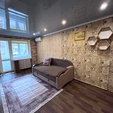 Степана Тільги вул. (Революційна), 33