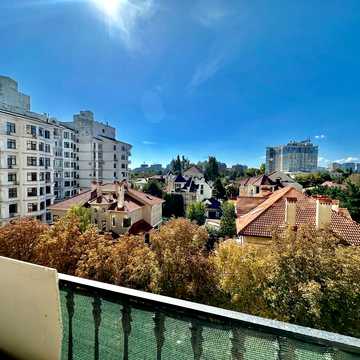 Морська вул., 5/8