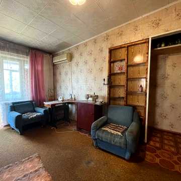 Груні Романової вул., 10