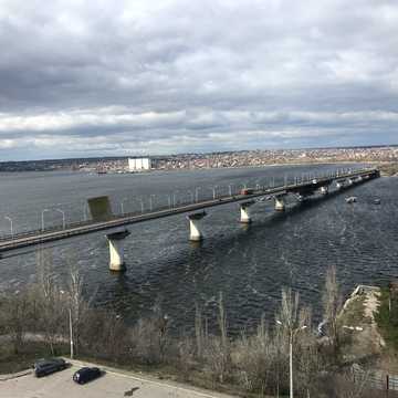 Мостобудівників вул., 17