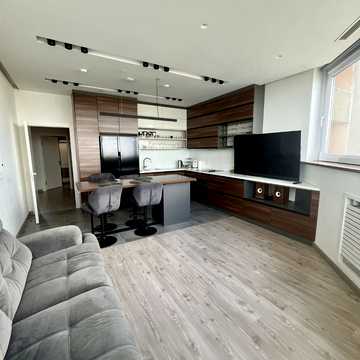 Деміївська вул., 13