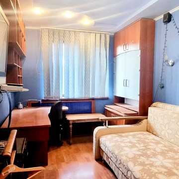 Нескорених вул. (Героїв Праці), 33е