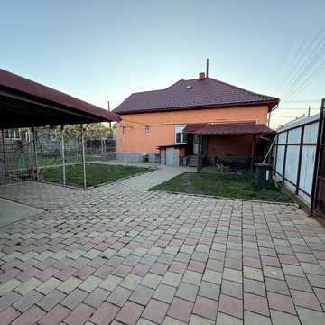 Олега Ольжича вул. (Івана Лобачевського), 15
