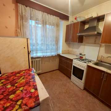 Варненська вул., 5