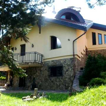 Озерна вул., 5