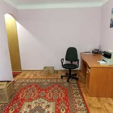Космонавтів вул., 58
