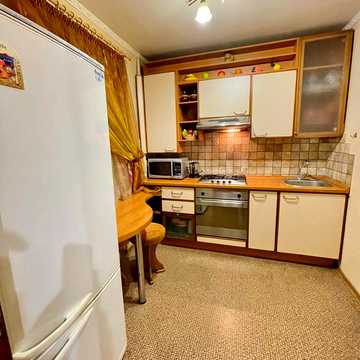 Лесі Українки просп. (Пушкіна), 1