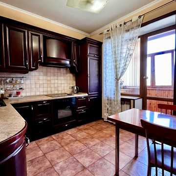 Українська вул., 6-А
