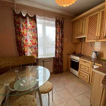 Йорданська вул. (Лайоша Гавро), 11